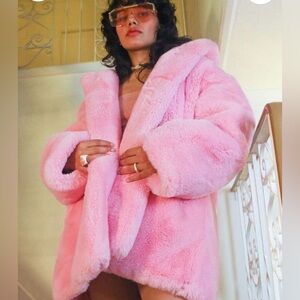💥NWT💥 Elsie & Fred Lil Kim Luxury Faux Fur Coat In Candy Pink- BRAND NEW! 🩷🩷